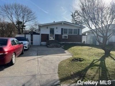 43 W 6th Street, House other with 3 bedrooms, 2 bathrooms and null parking in Deer Park NY | Image 1