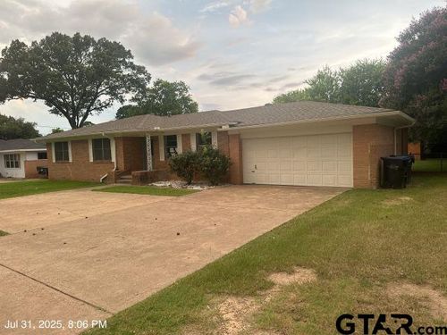 2205 Pine Tree Rd, Longview, TX, 75604-1627 | Card Image