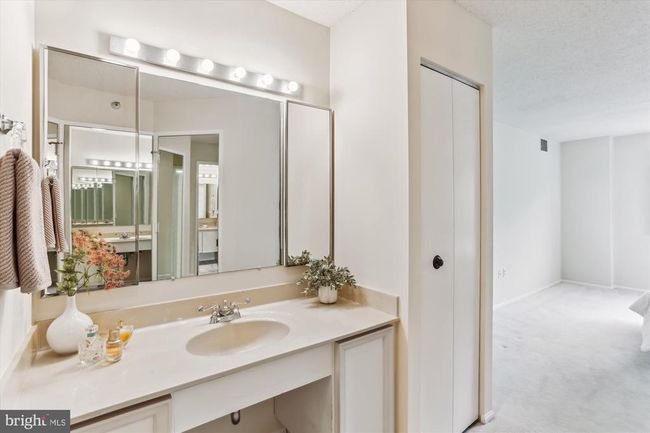 1-424 - 15101 Interlachen Dr, Condo with 2 bedrooms, 2 bathrooms and null parking in SILVER SPRING MD | Image 20