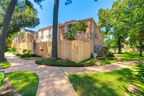 939 Wax Myrtle Ln, Houston, TX, 77079-3772 | Card Image