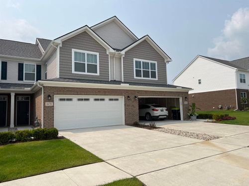 8678 Pioneer St, Washington Twp, MI, 48094-2972 | Card Image