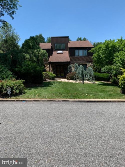 70 Hargrave Ln, MEDIA, PA, 19063-1145 | Card Image