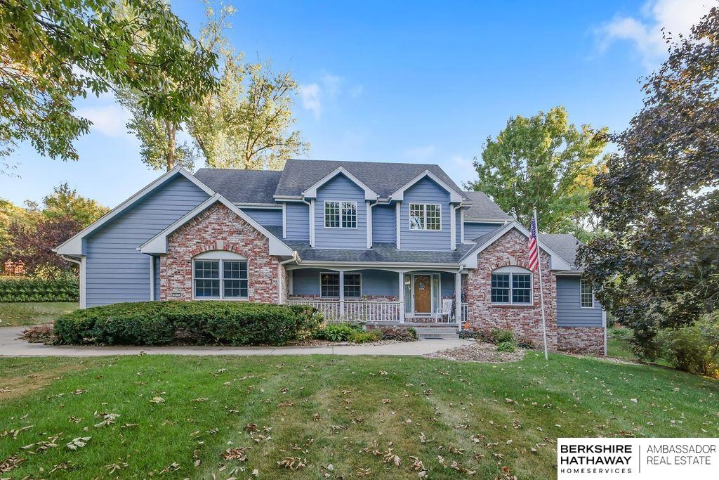 Country Club Rd, Omaha, NE 68152
