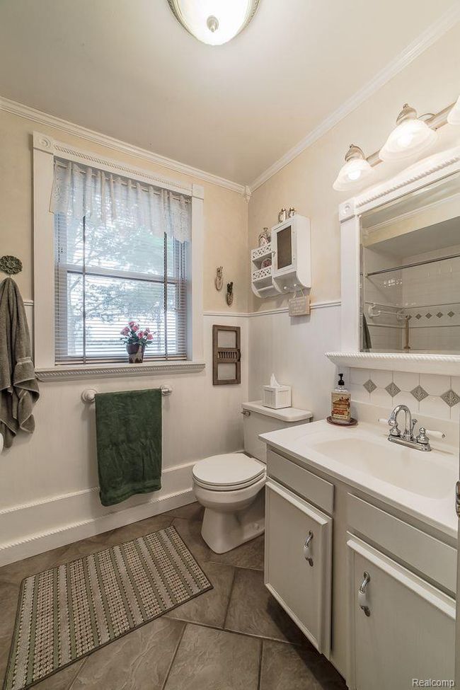 Window for natural light | Image 29
