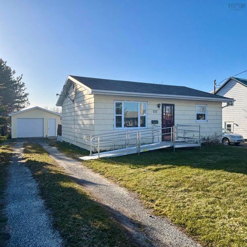 777 Forsyth St, New Waterford, NS, B1H2Y6 | Card Image