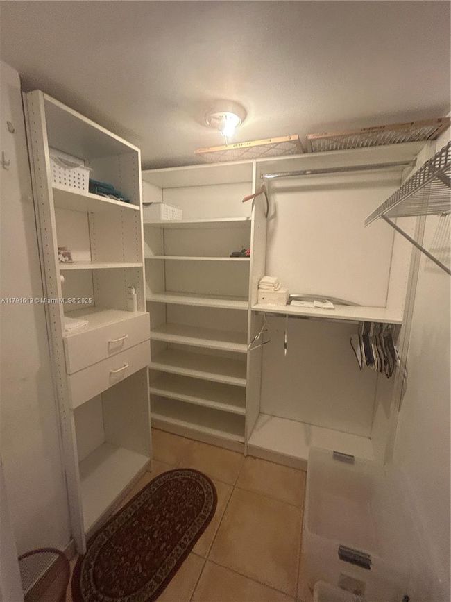 APT-434 - 5401 Collins Ave, Condo with 2 bedrooms, 2 bathrooms and null parking in Miami Beach FL | Image 17