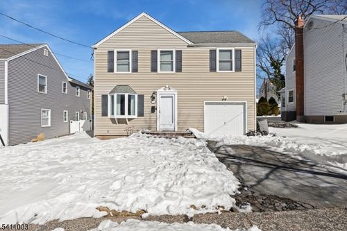 132 Cresthill Ave, Clifton, NJ, 07012-1511 | Card Image