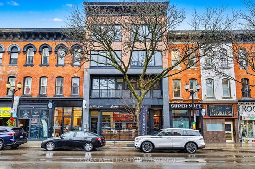 {{alt}} | Card Image