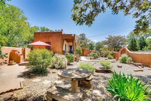 319 W Gomez Rd, Santa Fe, NM, 87505-8817 | Card Image