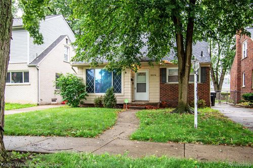 9376 Dixie, Redford, MI, 48239-1558 | Card Image