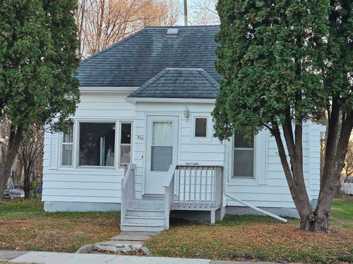 307 Center St, Waterloo, IA, 50703-3613 | Card Image