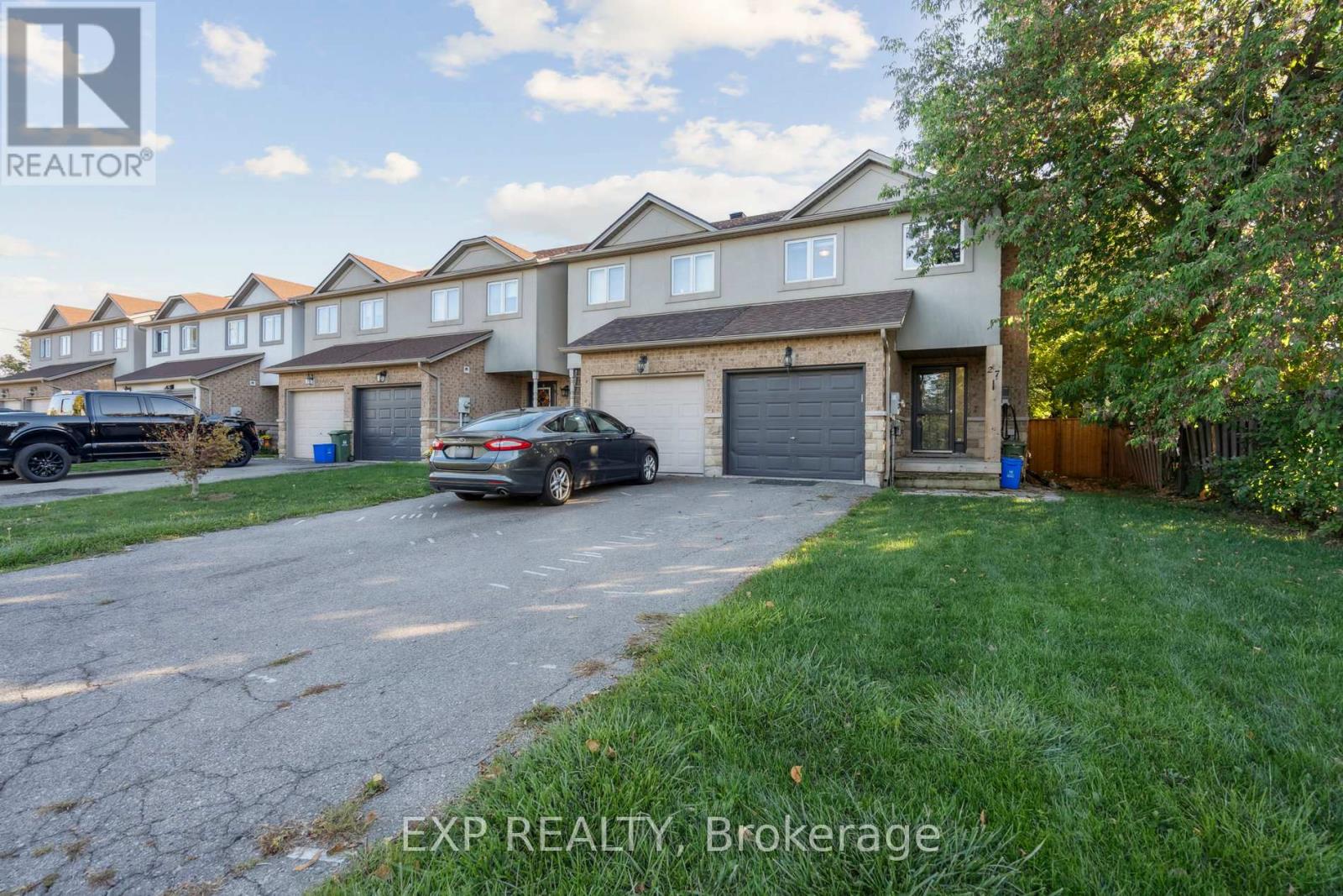 Residential in Hamilton (Stoney Creek) 2