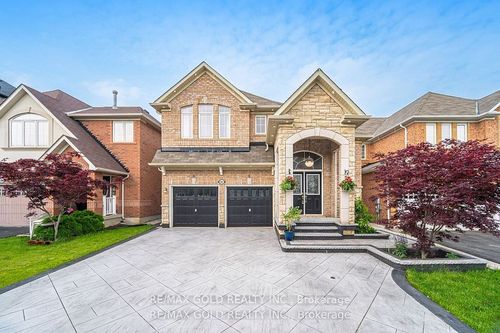 82 Seascape Cres, Brampton, ON, L6P3C6 | Card Image