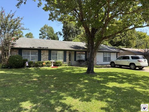 910 Japonica Dr, Wake Village, TX, 75501-6209 | Card Image