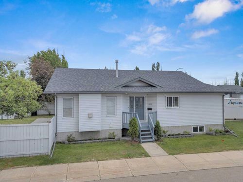 148 Ammeter Close, Red Deer, AB, T4R2Y4 | Card Image
