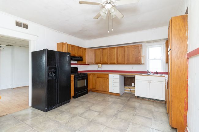205 Jefferson St, Home with 3 bedrooms, 1 bathrooms and null parking in Carlisle IA | Image 5