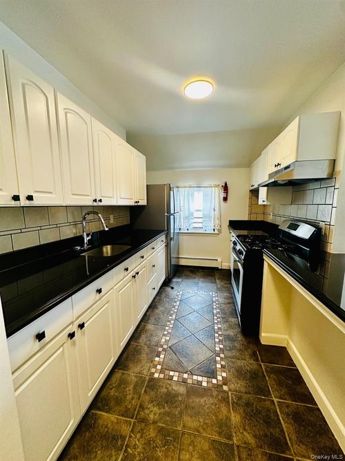 9403 75th St, Ozone Park, NY, 11416-1005 | Card Image