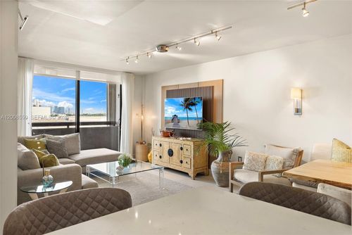 8f-1775 Washington Ave, Miami Beach, FL, 33139-7543 | Card Image