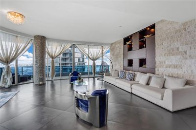 5101 - 200 Biscayne Boulevard Way, Condo with 3 bedrooms, 3 bathrooms and null parking in Miami FL | Image 1