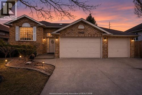 3888 Aristotle Cres, Windsor, ON, N9G2N9 | Card Image