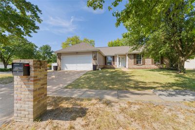 2927 Willow Creek Estates Drive, House other with 3 bedrooms, 2 bathrooms and null parking in Florissant MO | Image 2