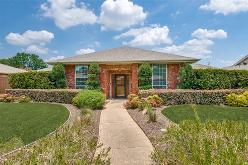 1005 De Pauw Dr, Arlington, TX, 76012-5338 | Card Image