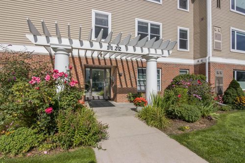 1122 Lake Ridge Dr, Traverse City, MI, 49684-6638 | Card Image