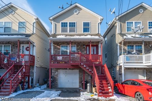 28 Highland St, Paterson, NJ, 07524-1712 | Card Image