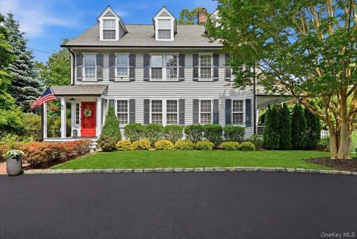 39 Little East Neck Rd S, Babylon, NY, 11702-3207 | Card Image