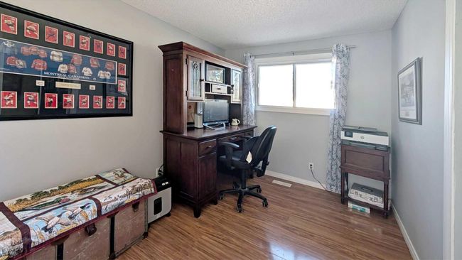 3503 Cedarille Drive Sw, House other with 5 bedrooms, 2 bathrooms and 2 parking in Calgary AB | Image 9