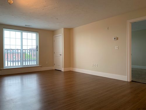 206-411 Main``, Stoneham, MA, 02180 | Card Image