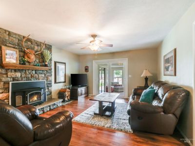 10555 W Estate, House other with 4 bedrooms, 3 bathrooms and 2 parking in Boise ID | Image 3