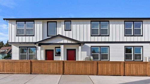 62741 Eagle Rd, Bend, OR, 97701-9572 | Card Image