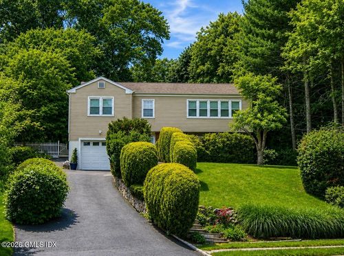 86 N Sound Beach Ave, Riverside, CT, 06878-1214 | Card Image