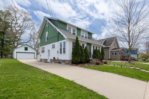 415 S Concord Road, Oconomowoc, WI, 53066 | Card Image