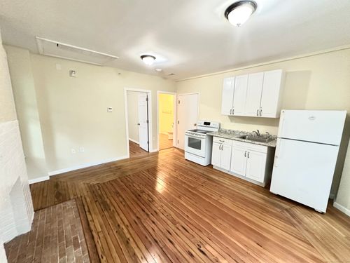 apt-4b-135 W Main St, Waterbury, CT, 06702-2017 | Card Image