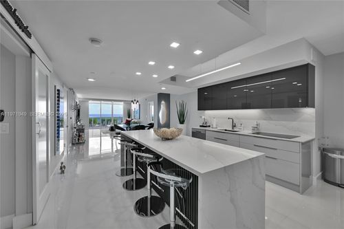 apt-803-1800 S Ocean Dr, Hallandale Beach, FL, 33009-7719 | Card Image