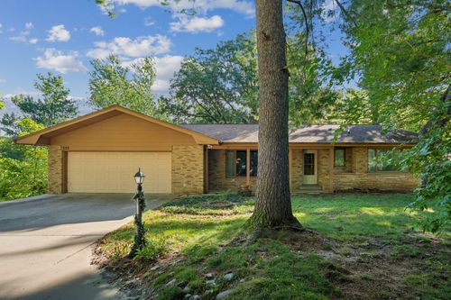333 N 10th Street, Clinton, IA, 52732 | Card Image