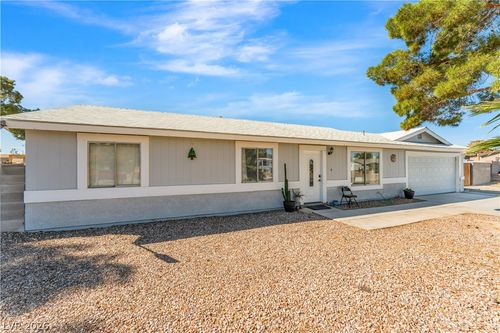 4317 Shady Hollow Ave, North Las Vegas, NV, 89031-2111 | Card Image