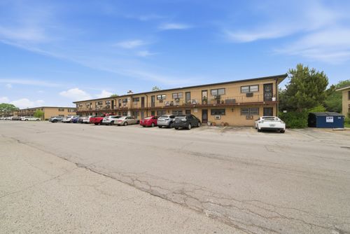 7-15 King Arthur Ct, Northlake, IL, 60164-1383 | Card Image