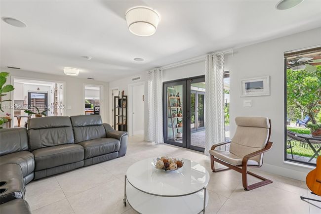 441 Sw 27 Th Rd, House other with 4 bedrooms, 4 bathrooms and null parking in Miami FL | Image 16