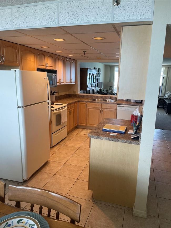 APT-13E - 17900 Gulf Blvd, Condo with 2 bedrooms, 2 bathrooms and null parking in REDINGTON SHORES FL | Image 4