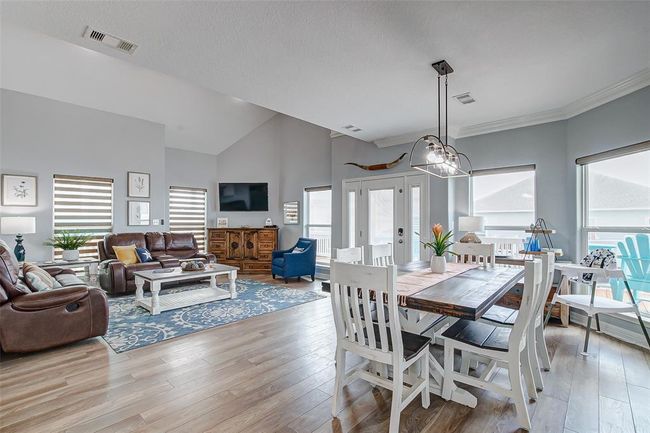2774 Gulfview Ln, House other with 4 bedrooms, 4 bathrooms and 5 parking in Crystal Beach TX | Image 7