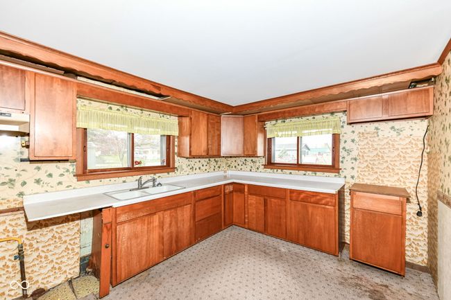 Large Kitchen | Image 17