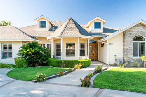 2241 Kamm Ave, Kingsburg, CA, 93631-9285 | Card Image