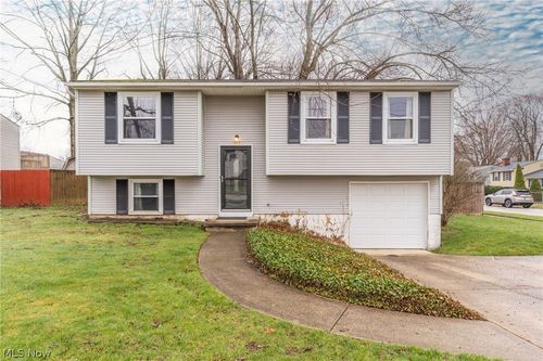 1077 S Diamond Street, Ravenna, OH, 44266 | Card Image