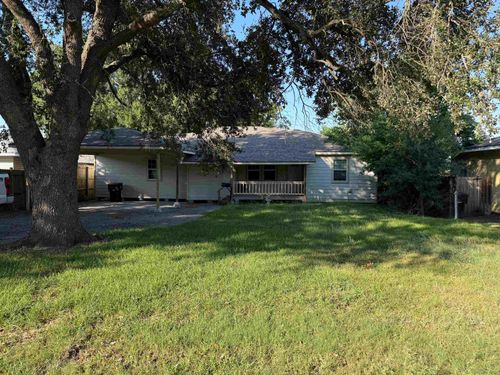 3226 Hickory Ave, Groves, TX, 77619-6110 | Card Image