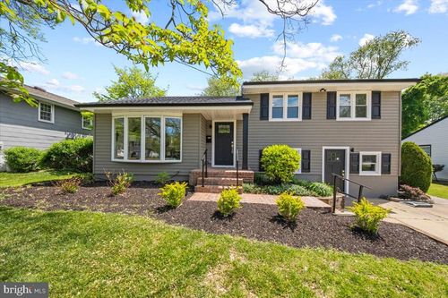 153 Valley Run Dr, CHERRY HILL, NJ, 08002-3046 | Card Image