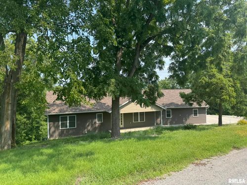 18 Elmwood Dr, Blue Grass, IA, 52726-9527 | Card Image