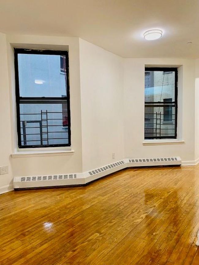 APT-2E - 525 W 134 Th St, Home with 3 bedrooms, 1 bathrooms and null parking in New York NY | Image 6